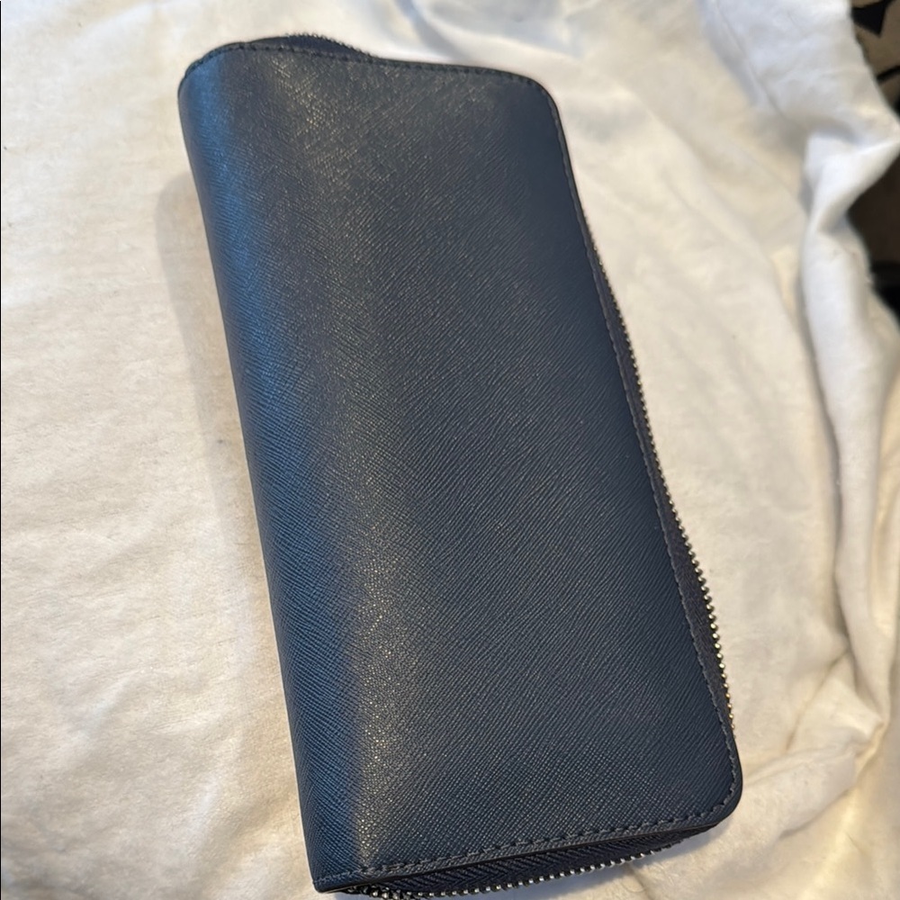 Michael Kors Navy Blue Wallet - Picture 4 of 4